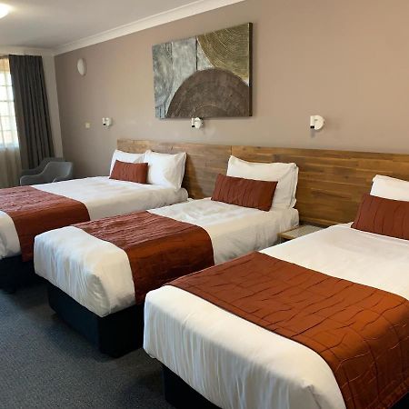 In Town Motor Inn Тарий Екстериор снимка