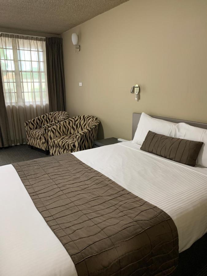 In Town Motor Inn Тарий Екстериор снимка