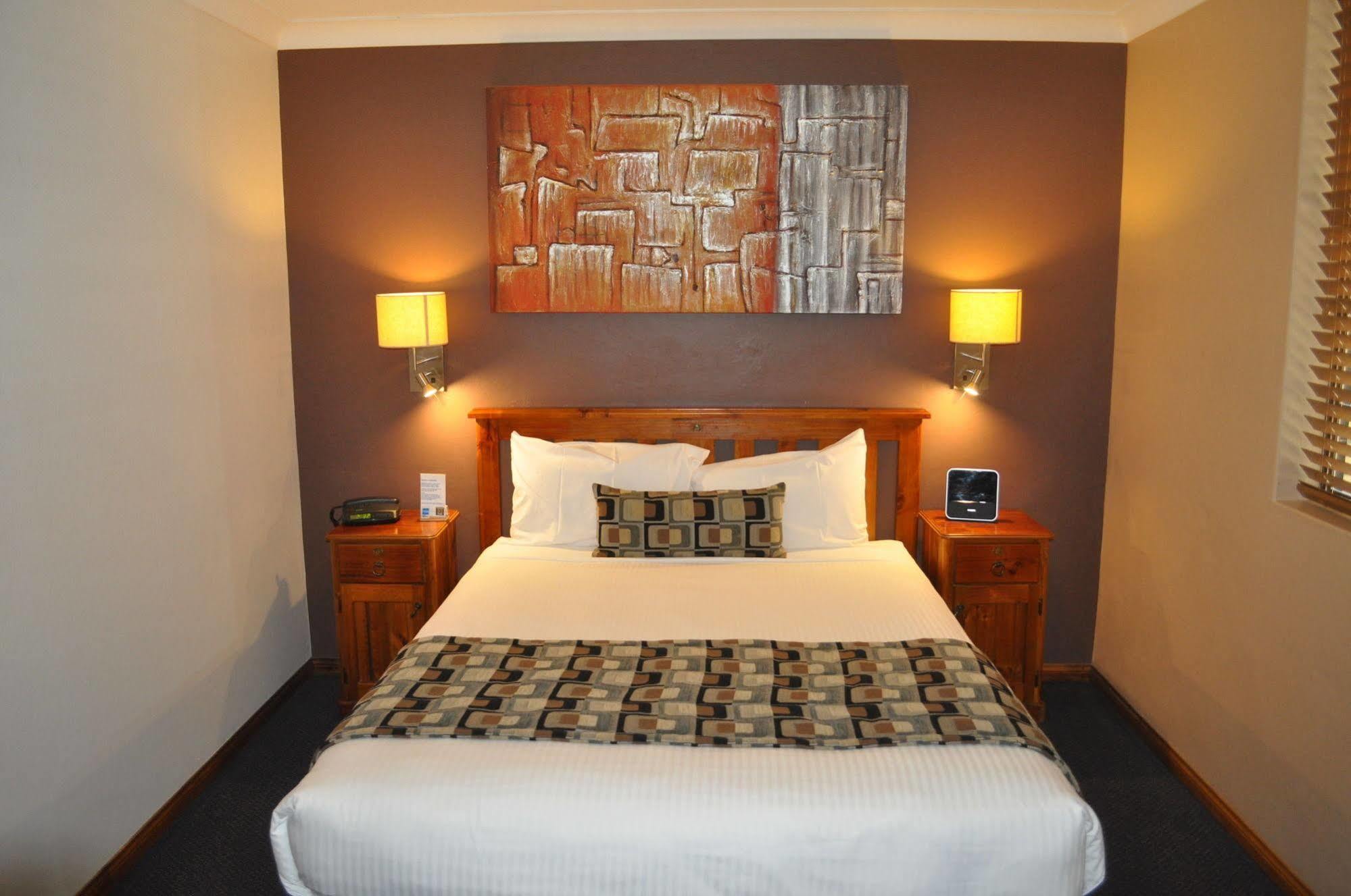 In Town Motor Inn Тарий Екстериор снимка